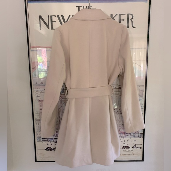 H&M cream blush coat with tie belt covered snap closure notched lapel size M - Picture 3 of 13